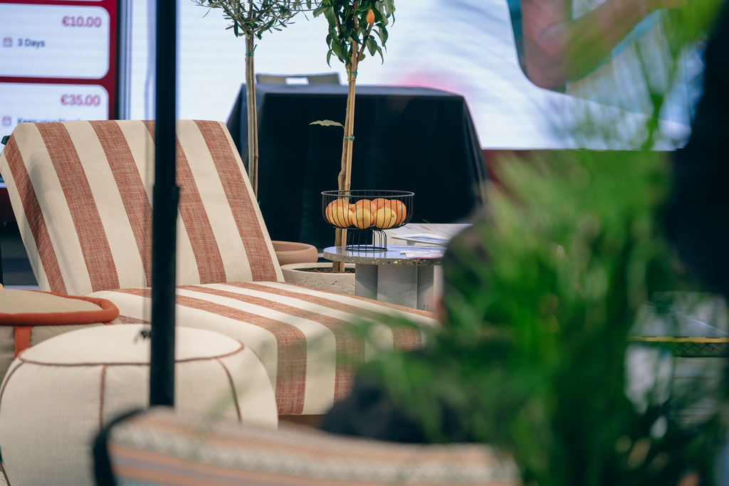 Διαμόρφωση 3 Εκθεσιακών Lounges για το Short Stay Conference 2026 by STAMA 